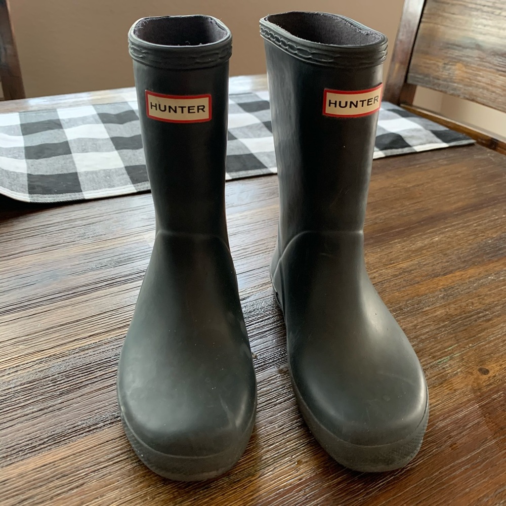 Navy Hunter Rain Boots (size 11)